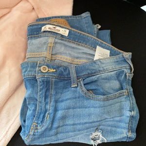 Medium washed distressed skinny jeans
